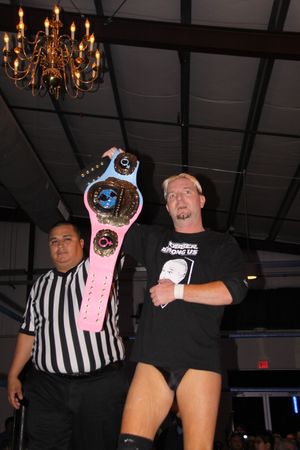 WWE를 떠난 후, 엘스워스는 자신을 인터젠더 챔피언이라고 선언했다.