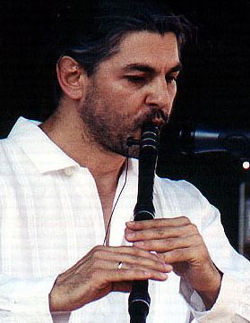 카발을 연주하는 불가리아 카발 연주자 테오도시아 스파소프