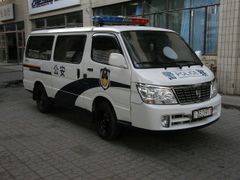 공안에서 사용되는 하이시 시리즈(토요타 하이에이스) 선양