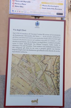 2023년 1월 27일 비아 엘바노 가스페리에 설치된 패널(비아 데글리 에브레이 앞)