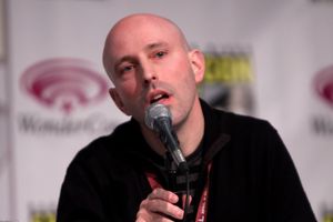 2013년 원더콘 패널에서 연설하는 본