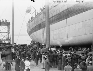 브루클린 해군 공창에 정박 중인 플로리다 함