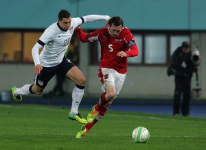 2013년 미국 대표팀에서 뛰고 있는 캐머런(왼쪽)