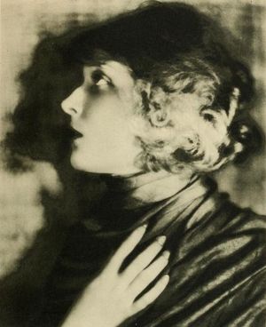 제인 노바크의 홍보 사진 (1924년)