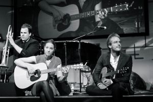 2009년 7월 22일, 영국 TEDGlobal에서 공연하는 소피 헝거