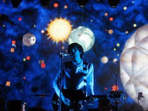 2009년 5월 프랑크푸르트에서 "The Lightning Strike"를 공연하는 라이트바디