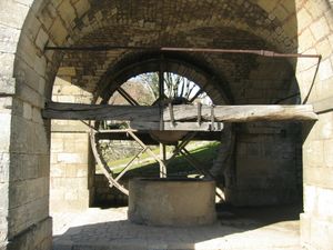 m}} 깊이의 우물