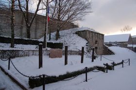 브장송 요새에서 처형된 레지스탕스 투사 기념비