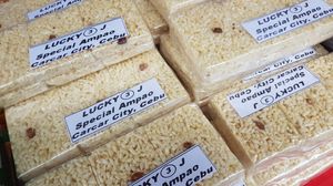 팽창된 쌀로 만든 필리핀 암파우 바