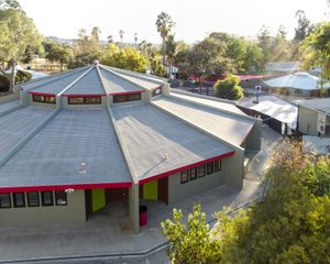 원래의 미드타운 학교 건물