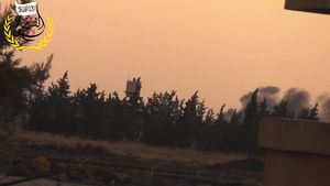 ISIL의 자살 공격 자살 폭탄 테러범이 메나그 공군기지 포위전 동안 카바 폭탄을 터뜨린다.