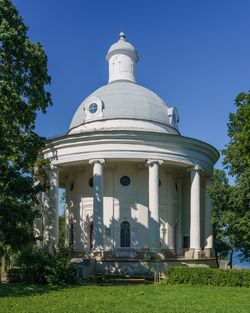 니콜라이 르보프의 작품인 성 카테리나 교회 (1790년대)