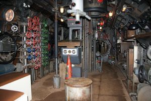 그륀발트 영화 스튜디오에 보존되어 있는 촬영에 사용된 함내 세트