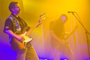 모하임(왼쪽)이 2009년 블리즈컨에서 ETC와 함께 연주하고 있다