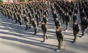 아사이쉬 경찰의 남녀 대원들