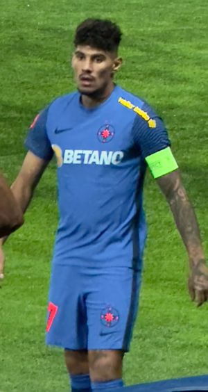 2022년 10월 페트롤룰 플로이에슈티와의 원정 경기에서 득점한 코만