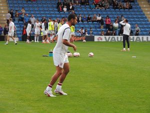 2012년 잉글랜드 U-21 경기 전 훈련 중인 코커