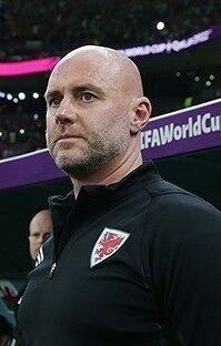 페이지는 웨일스의 2022 FIFA 월드컵 감독으로 활동했다.