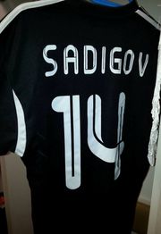라샤드 사디고프의 2013-14 시즌 카라바흐 유니폼