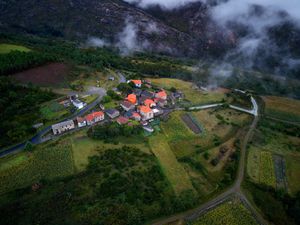 피스테라 근처 마을의 항공 사진