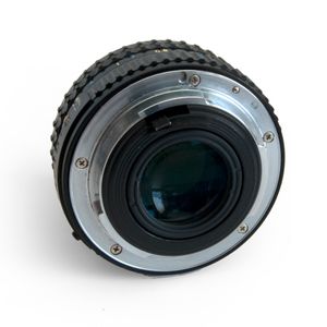 KA 마운트를 보여주는 펜탁스 A 50mm 렌즈