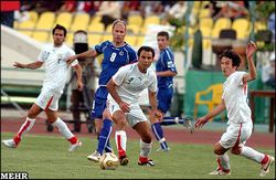 2006년 이란과의 경기에서 활약하는 바르바레즈