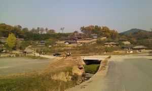 마을 입구의 사진