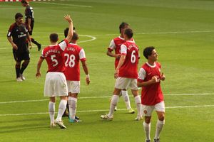 2010년 아스날에서 베르마엘렌 (왼쪽)