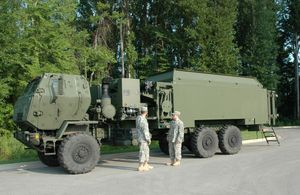 MEADS 전투 관리자로부터 지휘관은 시스템을 종료하지 않고도 상황에 따라 센서와 발사기를 추가하거나 뺄 수 있습니다.