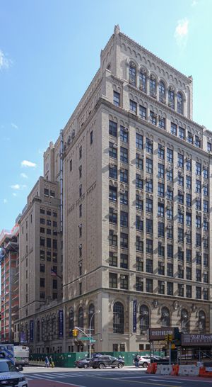 23번가에 있는 원래 건물로, 로렌스 앤 에리스 필드 빌딩으로 알려져 있으며, 오늘날에도 사용되고 있다.