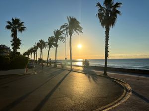 해돋이 시체스 파세이 마리팀