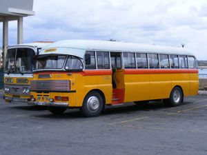 몰타 버스 in Birżebbuġa