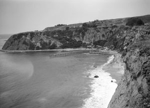 데이아나 포인트의 곶과 부두. 항만 건설 이전인 1925년경