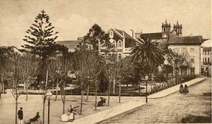 1919년의 Praça do Almada 광장 정원.