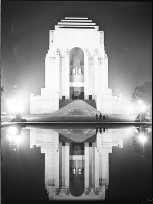 1937년 조지 6세와 엘리자베스 여왕 대관식 당시 기념관 장식