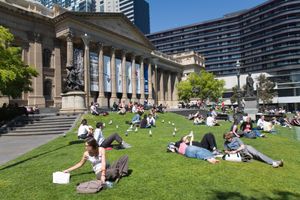 스완스톤 가(街) 쪽 앞뜰