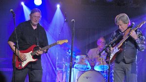 2019년 공연 중인 빌 챔플린 앤 원더그라운드