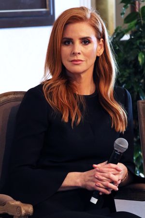 사라 래퍼티(Sarah Rafferty), USA 네트워크 법정 드라마 슈츠에서 도나 폴슨 역으로 널리 알려진 배우