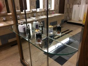 해러즈 남성 화장실