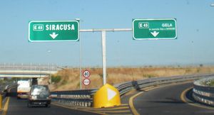 시칠리아 섬의 E45호선 표지판
