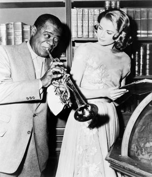 영화 상류사회 세트장에서의 루이 암스트롱과 그레이스 켈리, 뉴욕 월드-텔레그램 사진