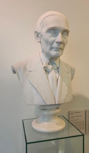 1881년 아우구스트 바이젠베르크가 제작한 크로이츠발트의 흉상.