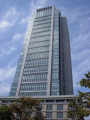 2002년에 완공된 마루노우치 빌딩