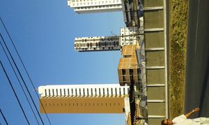 아멜리아 아마도 거리, 시내. 배경 건물