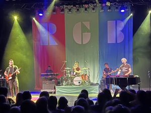 2022년 8월 3일, 캐나다 토론토의 댄포스 뮤직 홀에서 RGB 투어를 공연하는 핸슨.