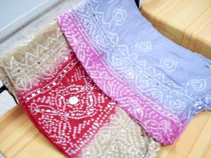 구자라트와 라자스탄의 반다니 사리