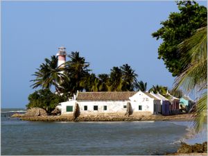 아디코라 마을, 파라과나 반도