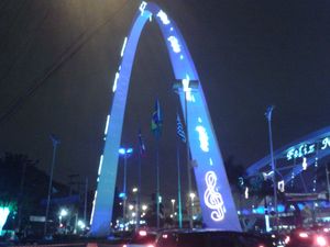 오자스쿠의 랜드마크인 오자스쿠 아치, 크리스마스