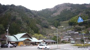 미치노에키 후세가사카(道の駅布施ヶ坂)와 주변의 취락・차밭