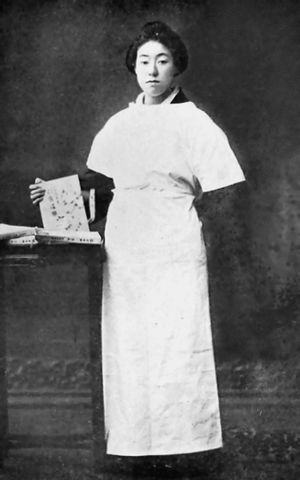 직접 고안한 갓포기를 입은 무라이 다카코